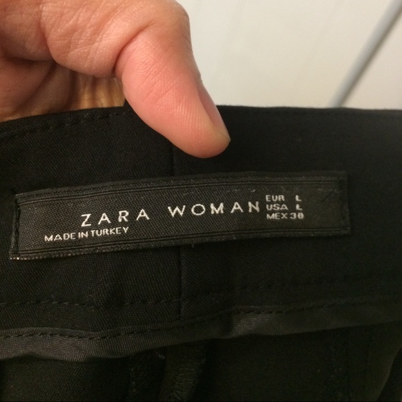 Zara Women’s Short - Picture 4 of 4